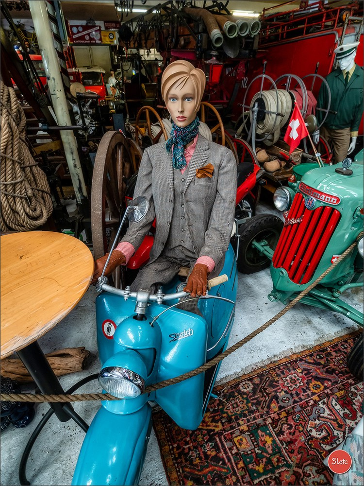 Удивительное место - частный музей старинного хлама - Fahrzeugmuseum. Photographe à Strasbourg | Portraits, Studio, Enfants, Événements