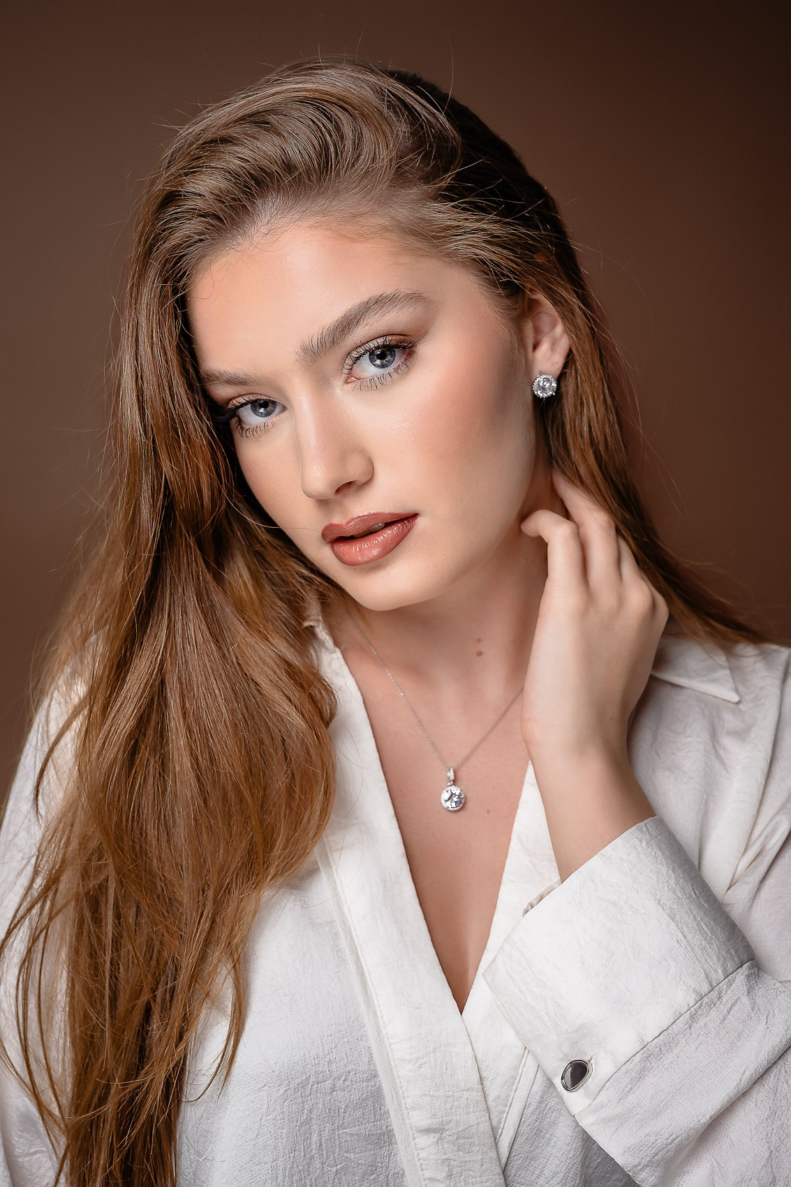 Bijuterii- model. Fotograf de familie, evenimente, produs și brand personal  în Zalau, Cluj-Napoca Carmen Simoc