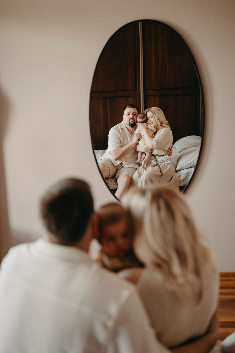 Jelena, Uros i Vasilije / porodicno fotografisanje kod kuce. Deciji i porodicni fotograf u Beogradu Oksana Skendzic