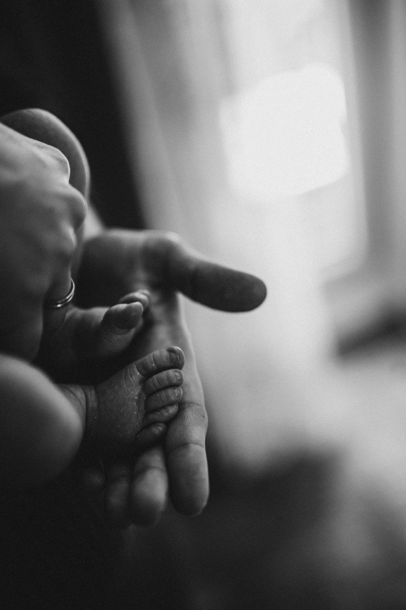 Kad je ljubav postala jos veca — porodicno fotografisanje kod kuce. Deciji i porodicni fotograf u Beogradu Oksana Skendzic