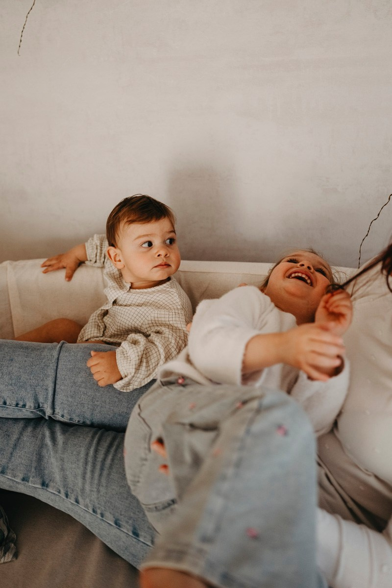Miljana, Danka i Ilija — fotografisanje MAMINO. Deciji i porodicni fotograf u Beogradu Oksana Skendzic