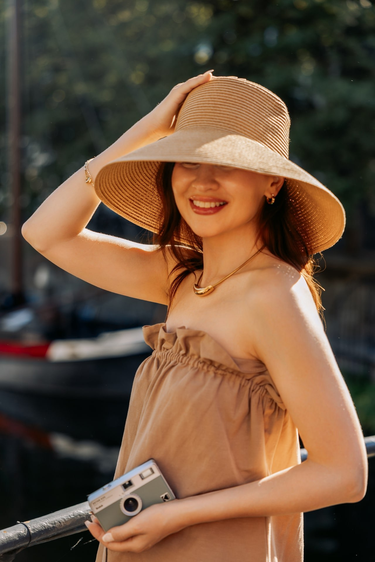 Café Portrait — Lifestyle Photoshoot in Rotterdam. Romantic & Soulful Photography by Natalia Olhova in Rotterdam