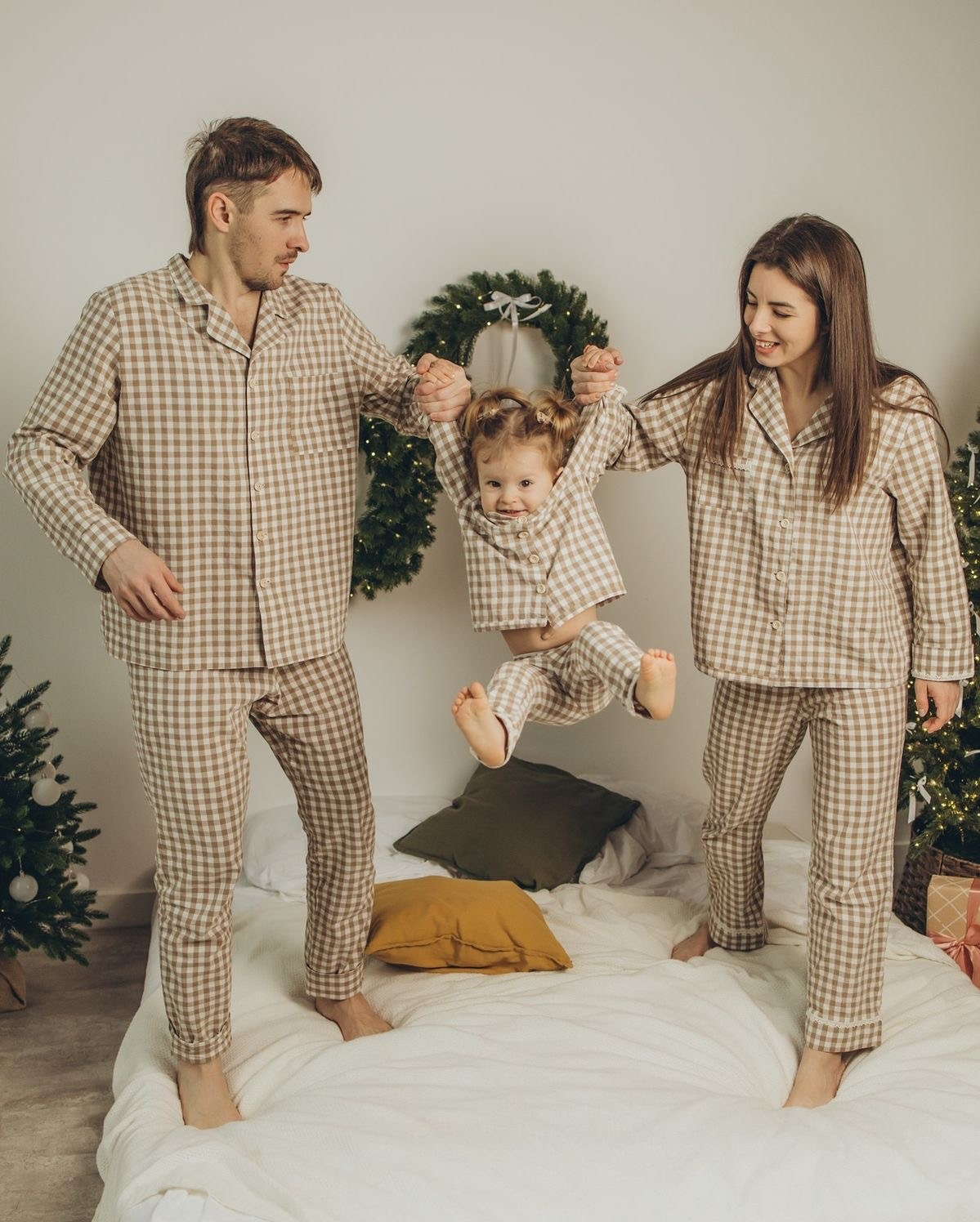 IDEEN FÜR KLEIDUNG FÜR EIN WEIHNACHTSFOTOSHOOTING. Фотограф Лейпциг