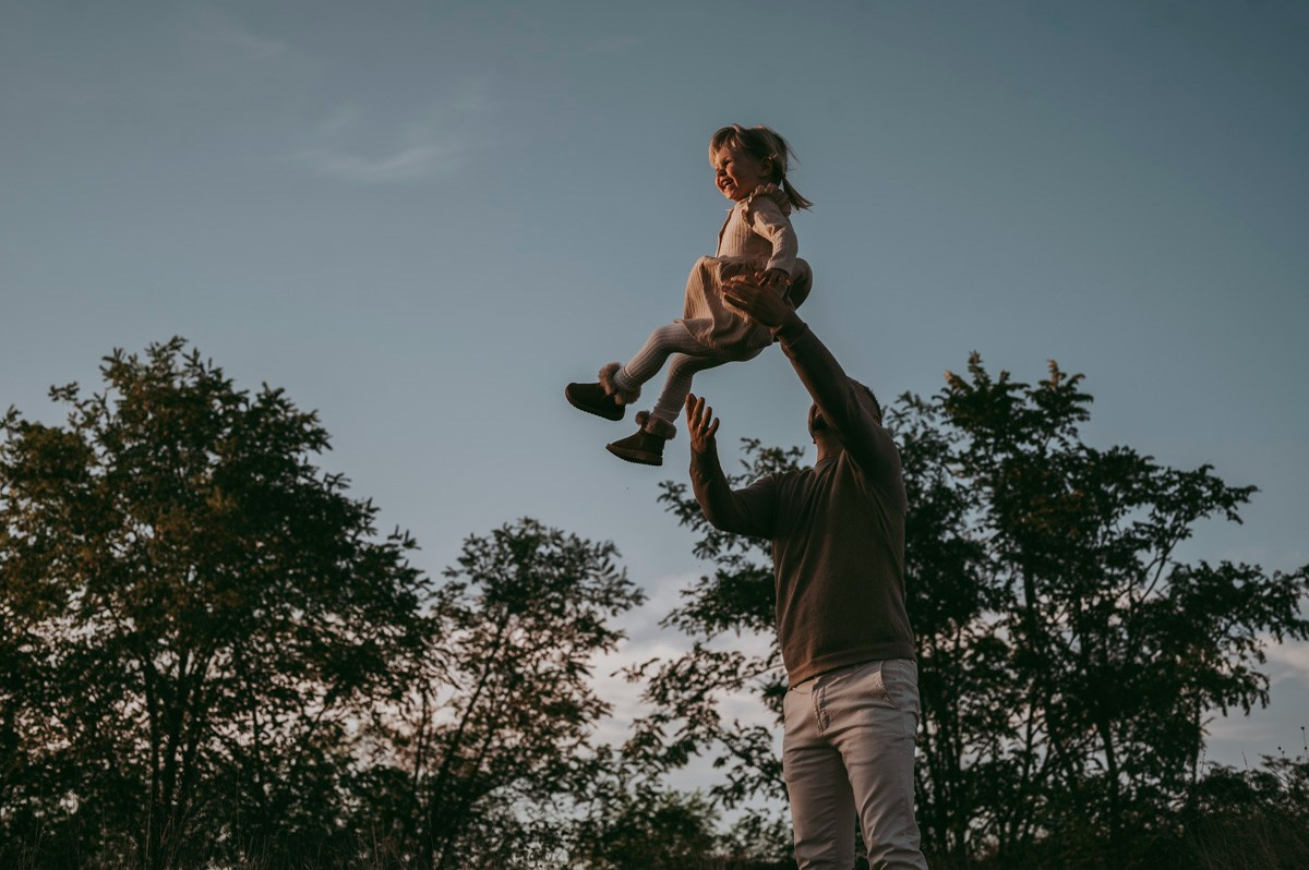 Milena / trudnicko fotografisanje sa porodicom. Deciji i porodicni fotograf u Beogradu Oksana Skendzic