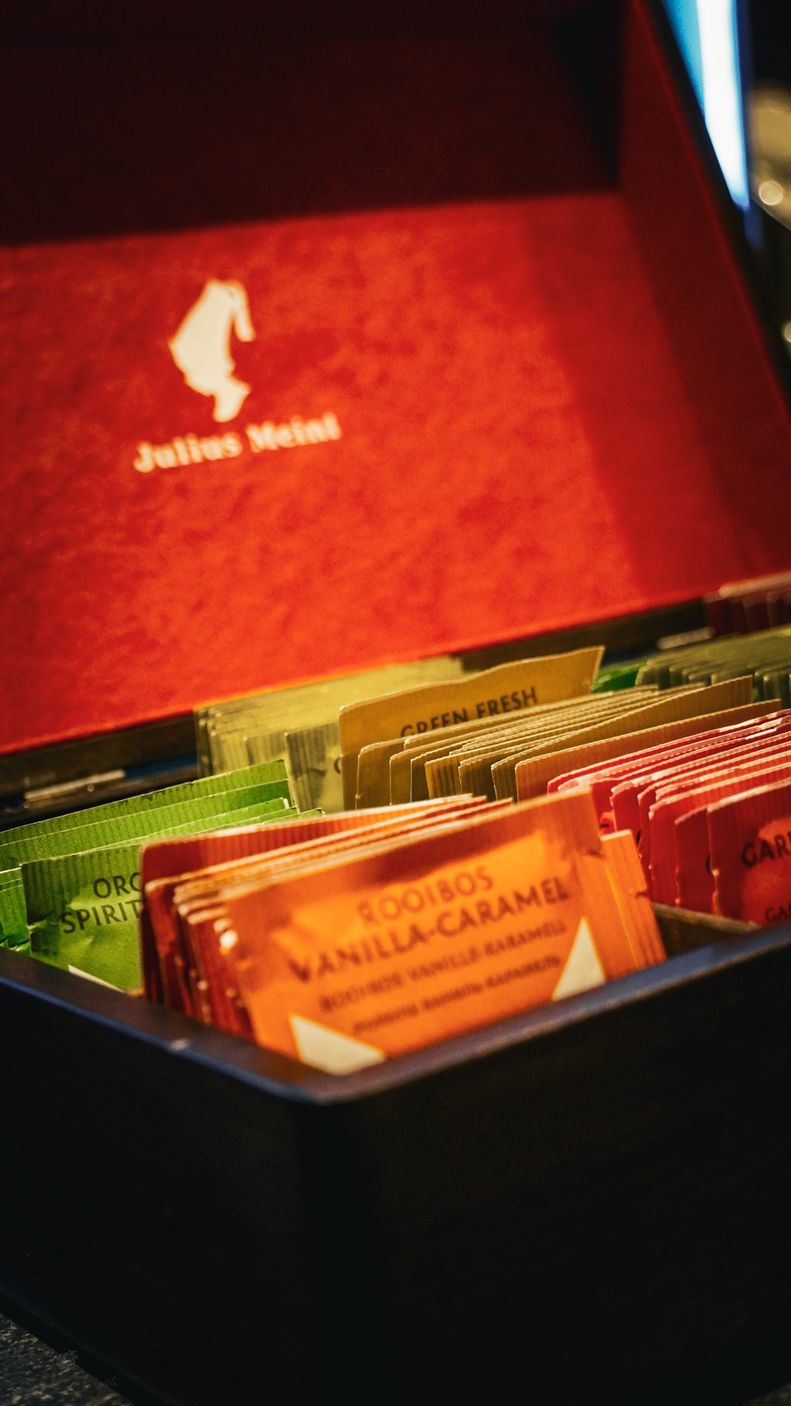 Bacolux Koralyo. Creste si calatoreste