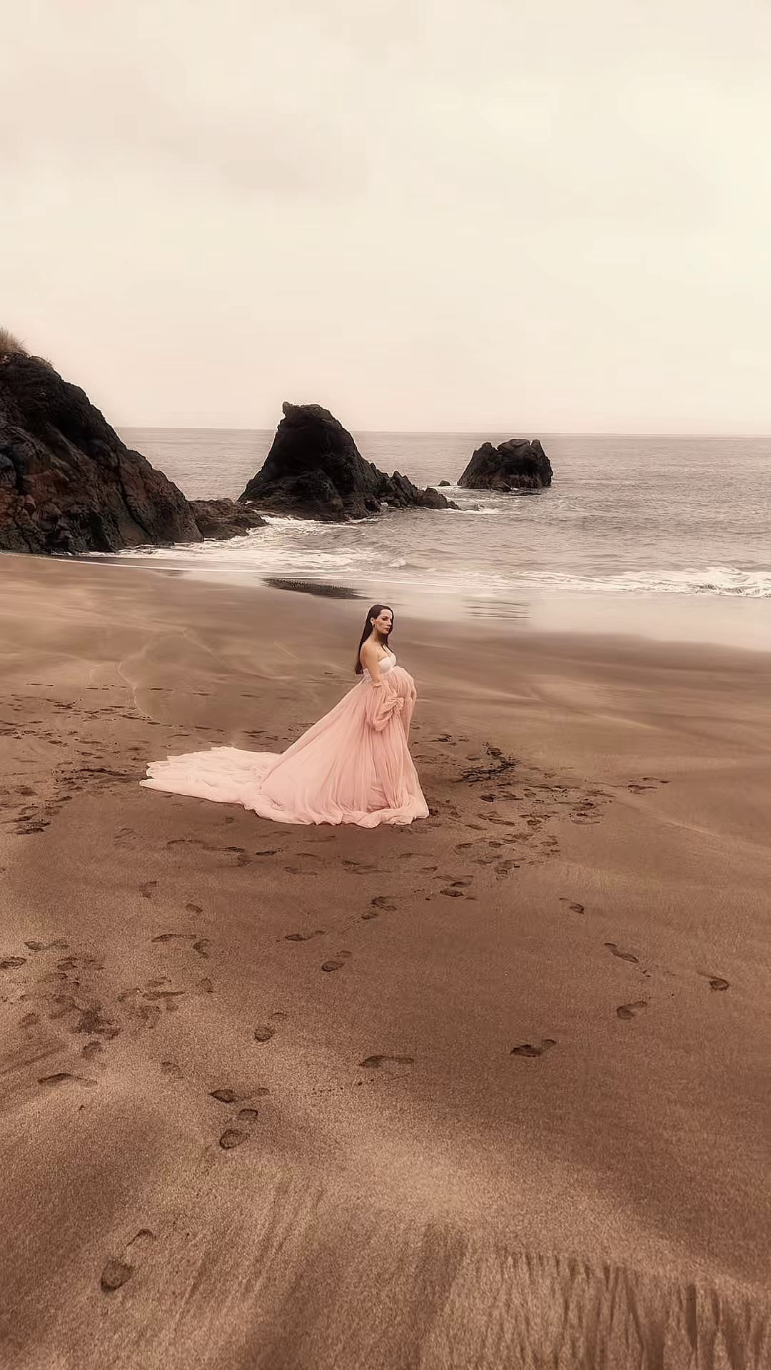 Maternity photoshoot at Prainha beach Madeira
