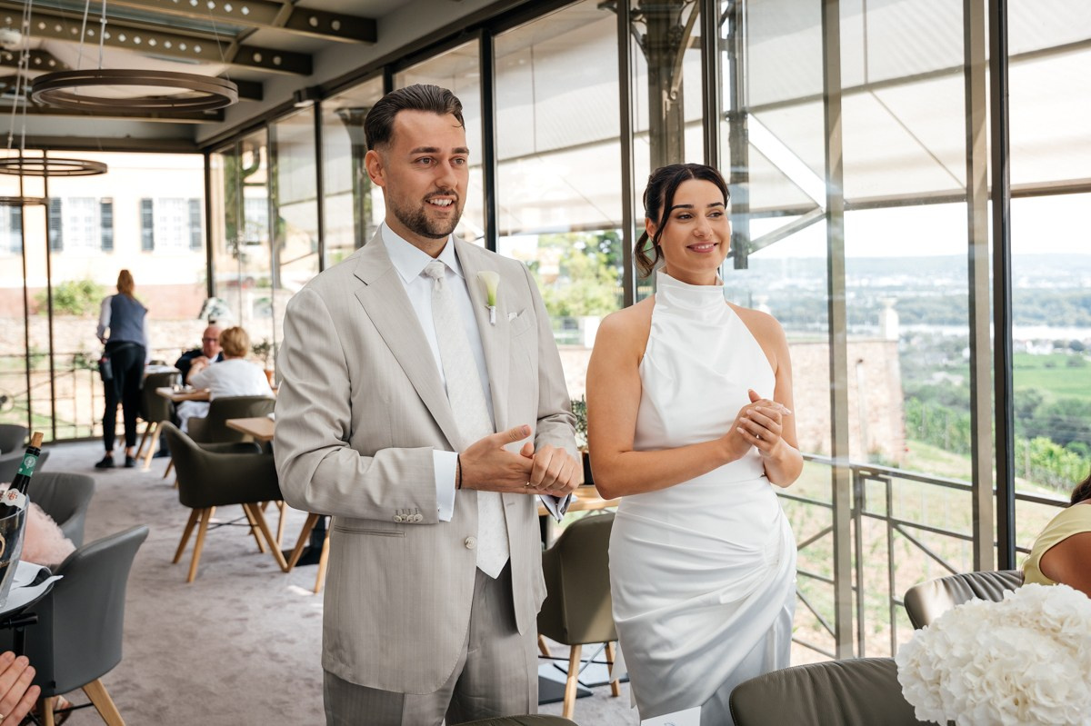 Civil Wedding at Burg Schwarzenstein in Geisenheim. Wedding photographer & videographer in Germany and Frankfurt | Denis Mirosnik