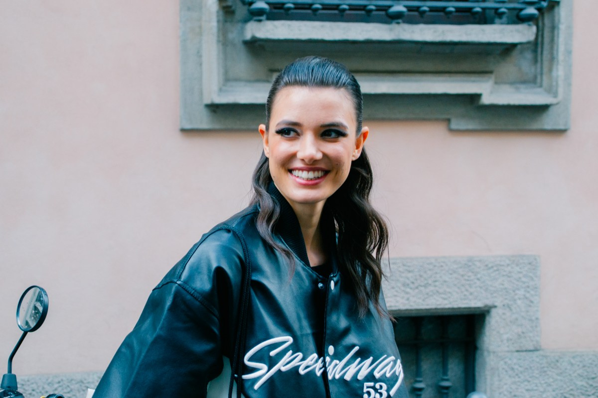 Street style in Milan. Milano Fashion Week.  Lifestyle photographer Milan.