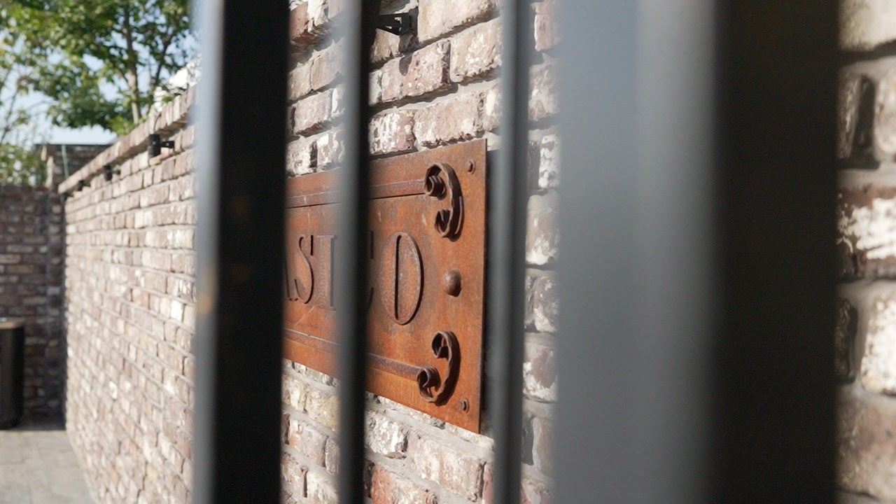 VIA / BASICO. Wedding and events photographers Studio Shalom