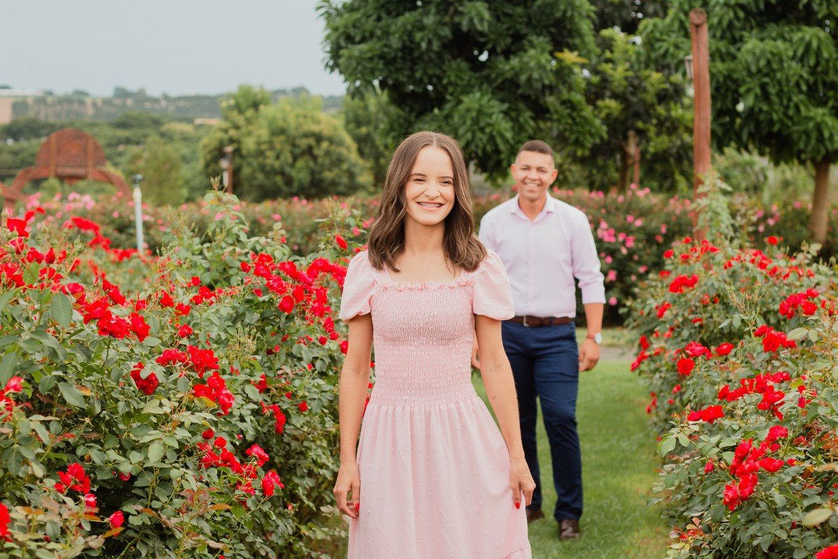 Ensaio Romântico de Casal em Holambra no Bloemen Park | Joyce Maria Fotografia. Joyce Maria Fotografia | Fotógrafa em Holambra