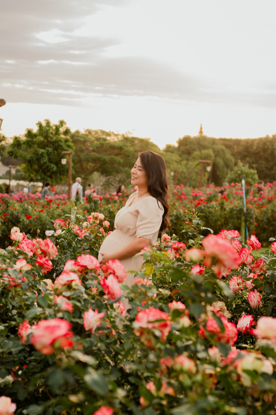 Ensaio Gestante em Holambra – Fotografia Natural e Emocionante. Joyce Maria Fotografia | Fotógrafa em Holambra