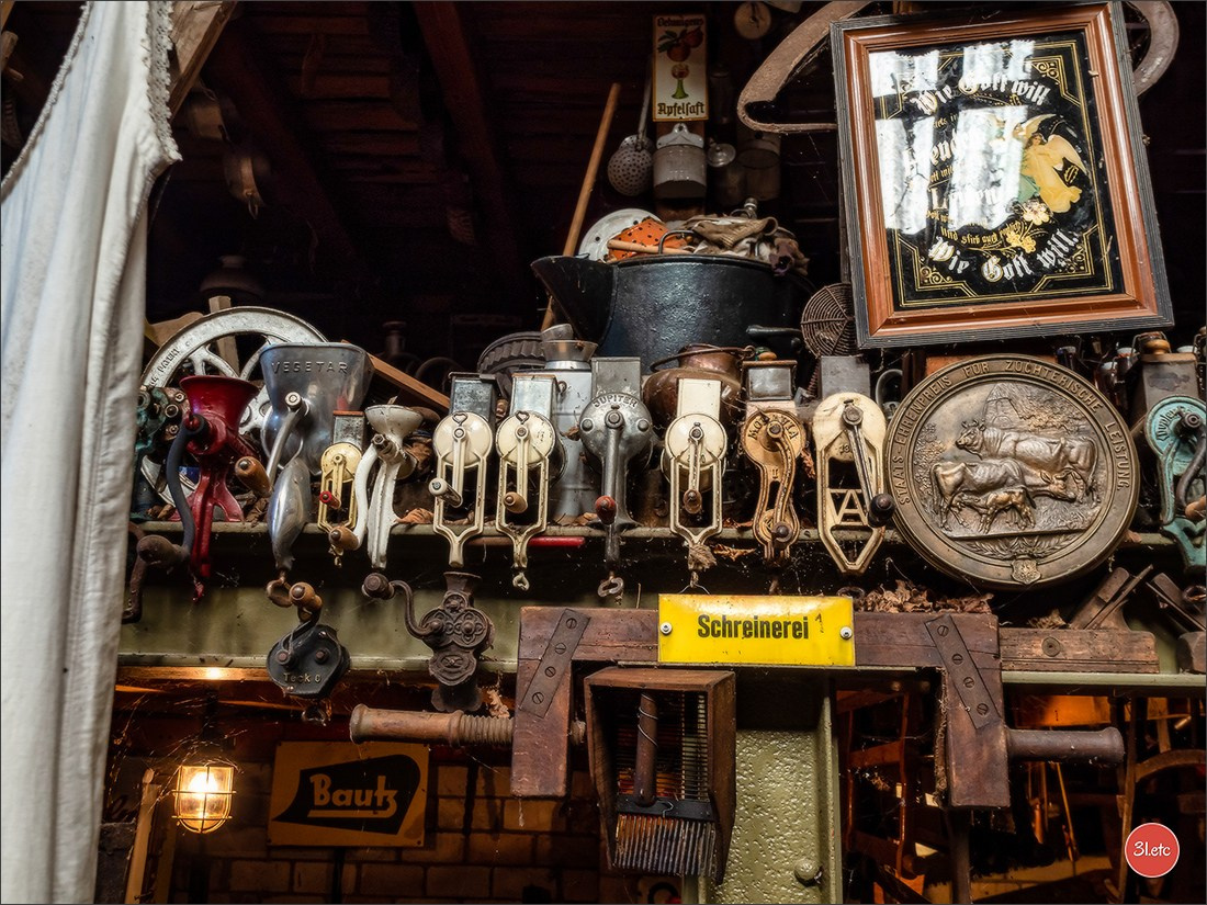 Удивительное место - частный музей старинного хлама - Fahrzeugmuseum. Photographe à Strasbourg | Portraits, Studio, Enfants, Événements