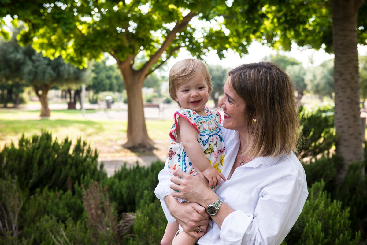 Madres. Fotografia de familias en Alicante Mónica Santonja