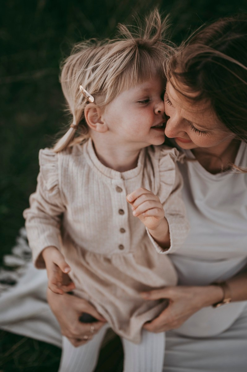 Milena / trudnicko fotografisanje sa porodicom. Deciji i porodicni fotograf u Beogradu Oksana Skendzic