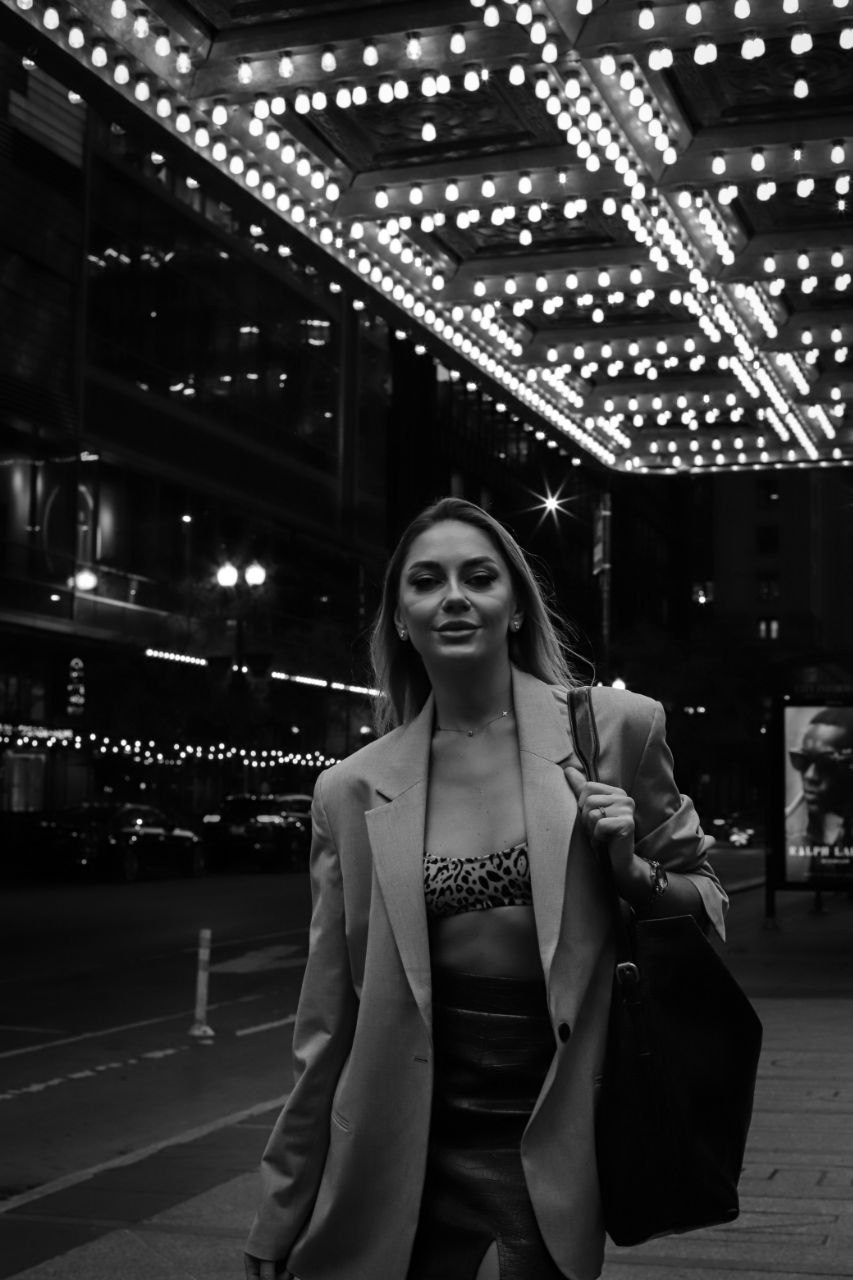 Street shoot with Yulia. VALERIIA VIUNOVA individual shooting\love story\event\brand