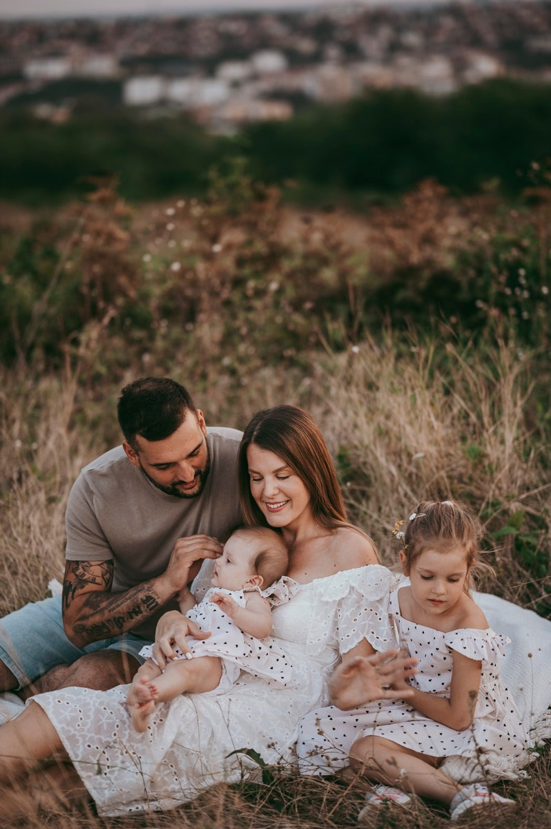 Sonja, Bojan, Nadja i Una / porodicno fotografisanje. Deciji i porodicni fotograf u Beogradu Oksana Skendzic