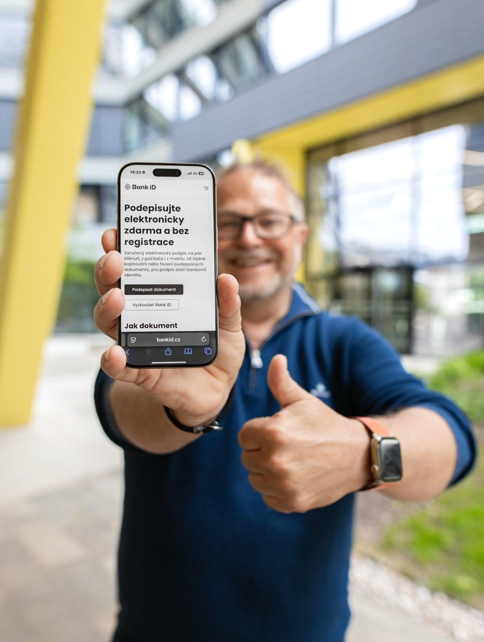 Korporátní a firemní fotografie. Dana Lišková — Empatická fotografka | Introspektivní umělkyně | Neurodivergentní koučka| Zakladatelka Artepy.cz