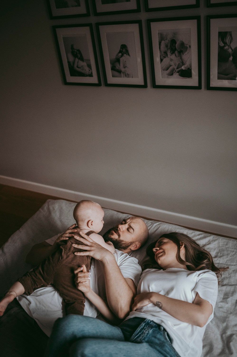 Dusan, Tanja i Luka / porodicno fotografisanje kod kuce. Deciji i porodicni fotograf u Beogradu Oksana Skendzic