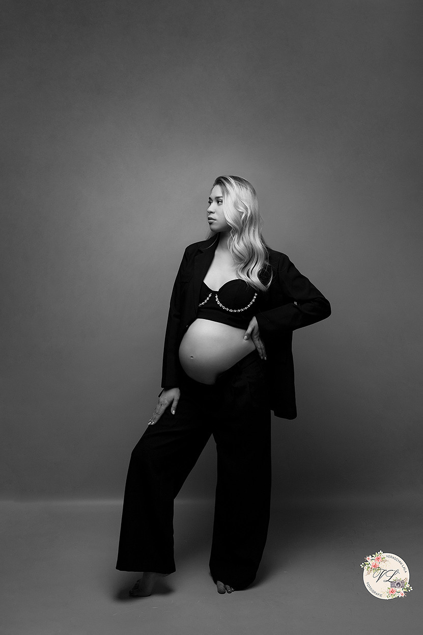 BABYBAUCH. Neugeboren und Babybauchfotoshooting in Cloppenburg