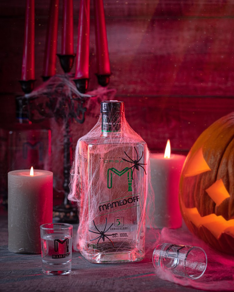 В Азербайджане вы можете подробно ознакомиться с профессиональным фото-портфолио фуд и предметного фотографа Сулейманлы Сулеймана. Здесь представлены качественные фуд-съемки и предметные фотографии для рекламы, меню, e-commerce и продвижения брендов.