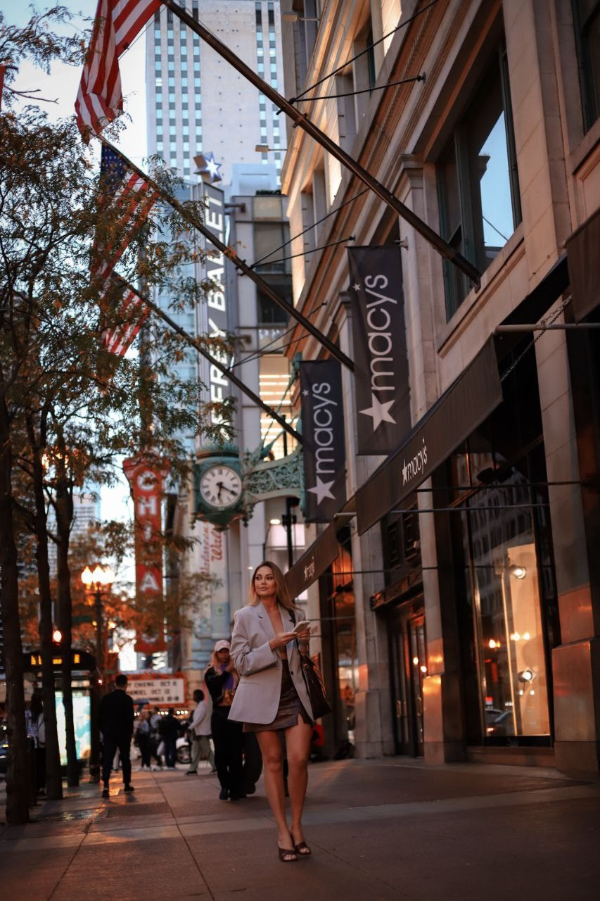 Street shoot with Yulia. VALERIIA VIUNOVA individual shooting\love story\event\brand