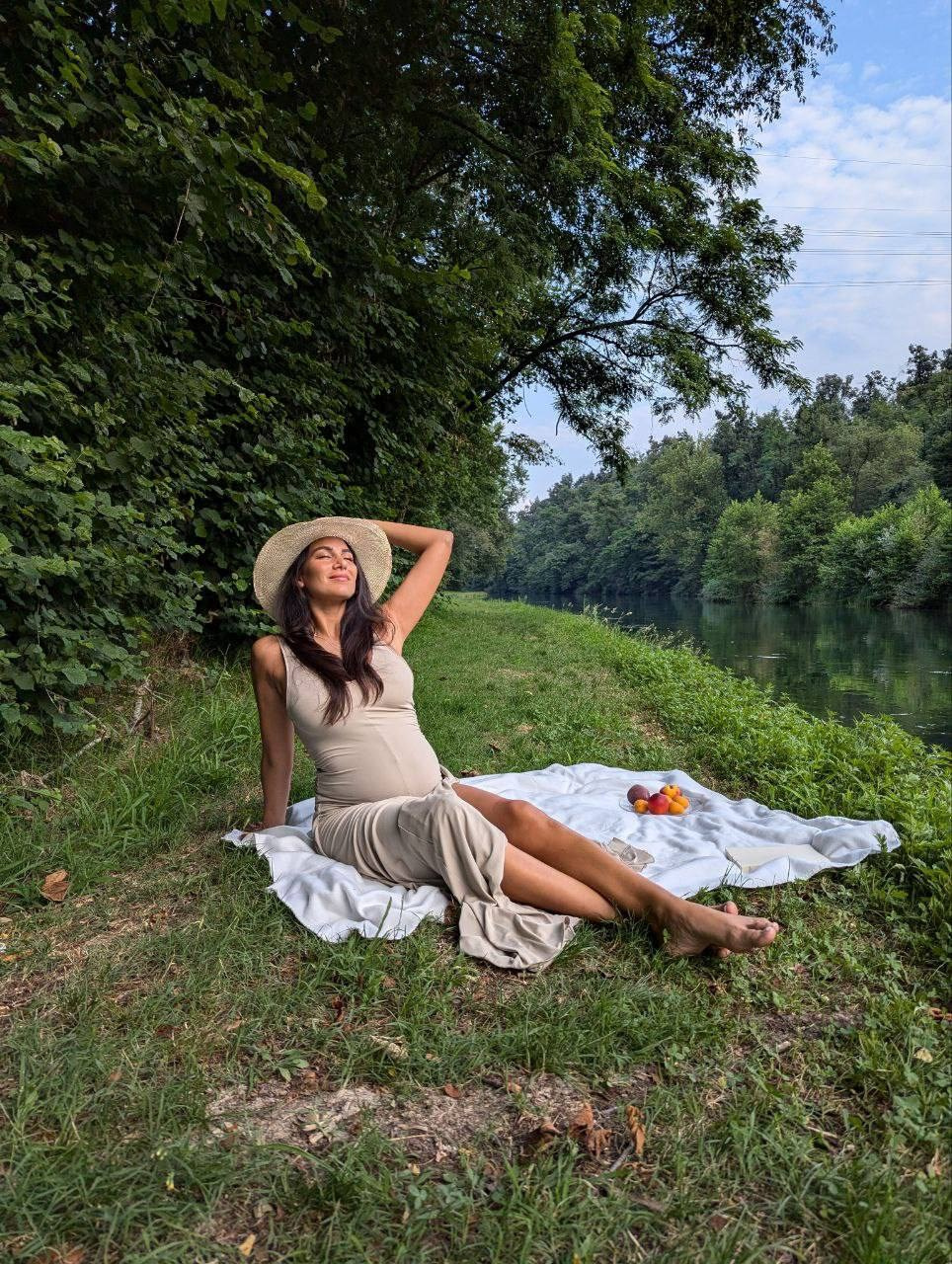 Maternity. Olis.Visual Photographer in Milan | Vacation Photo Walks Personal Portraits Brand Content