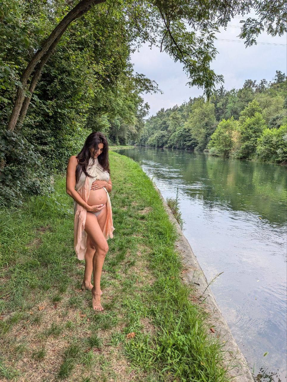 Maternity. Olis.Visual Photographer in Milan | Vacation Photo Walks Personal Portraits Brand Content