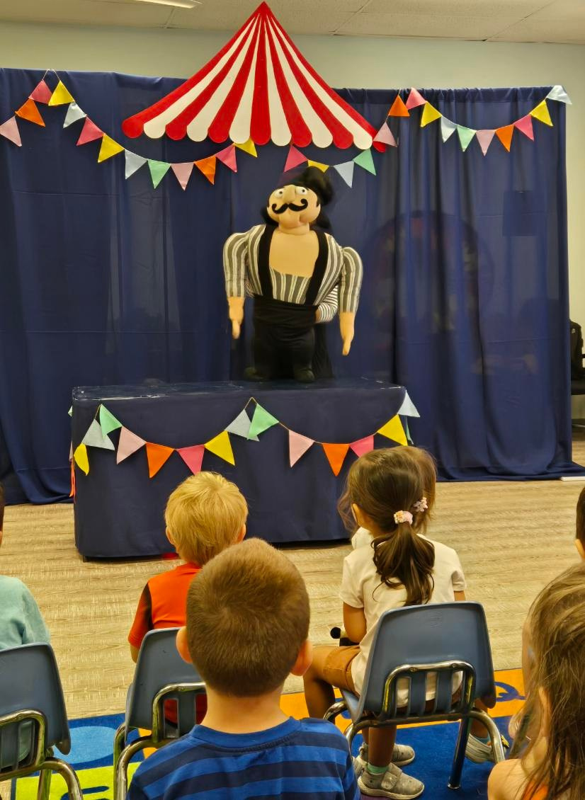 Puppet Circus. Little Light Theatre