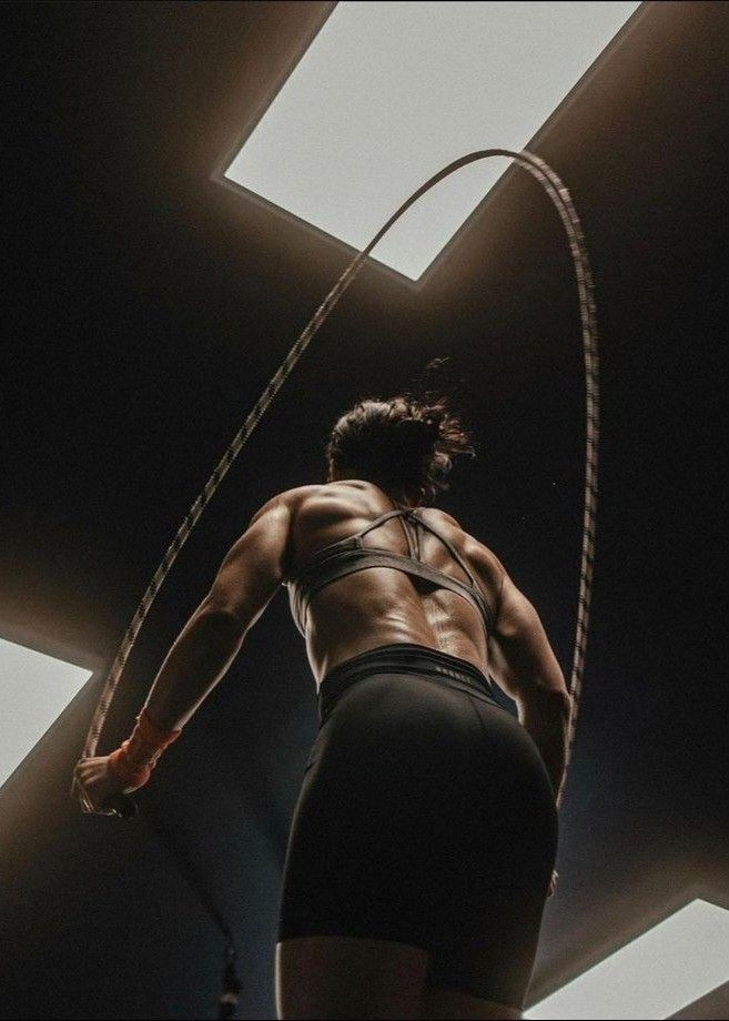 МУСКУЛИСТЫЕ МУЖЧИНЫ