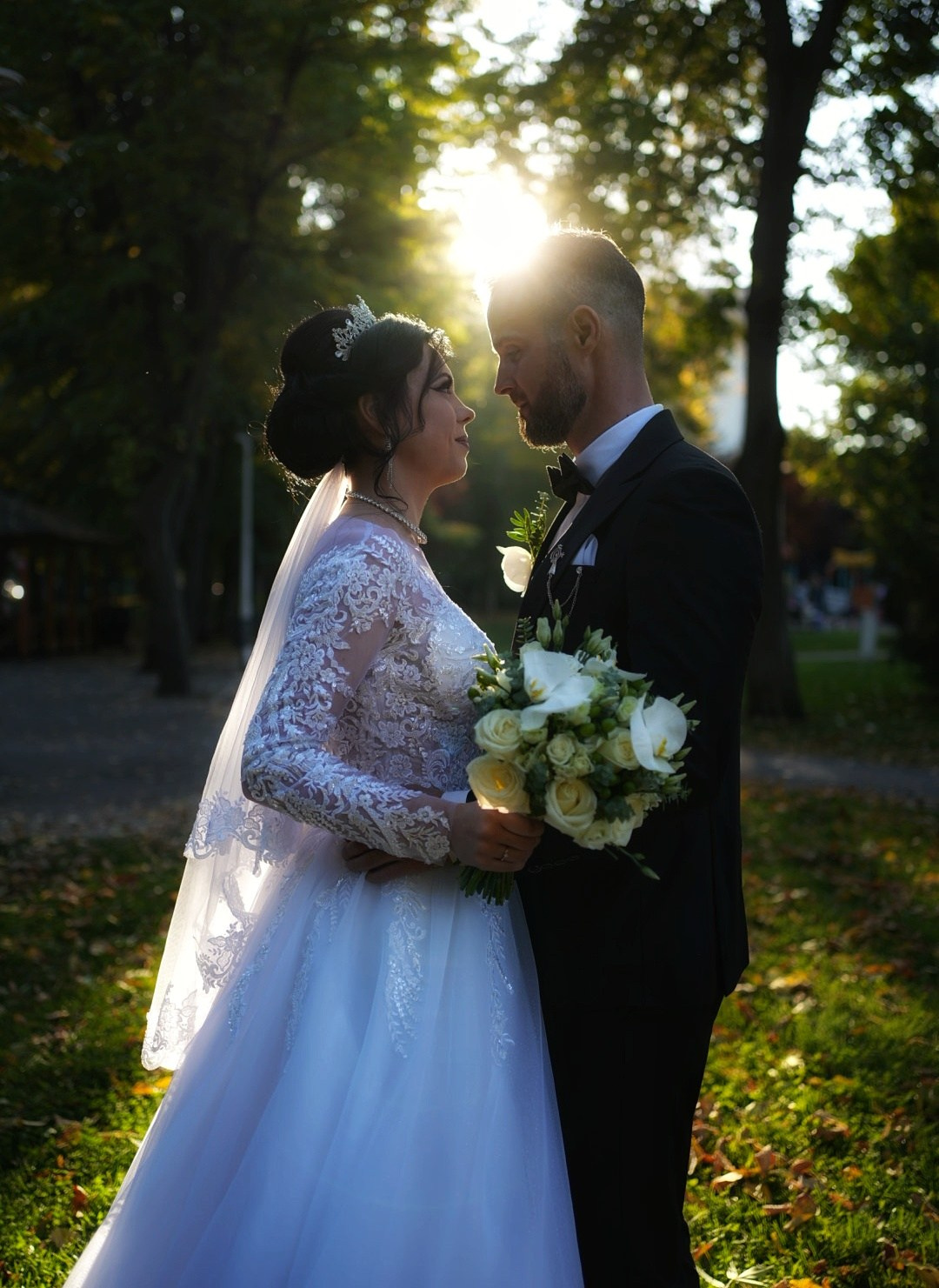 Elena & Cezar. Acasă