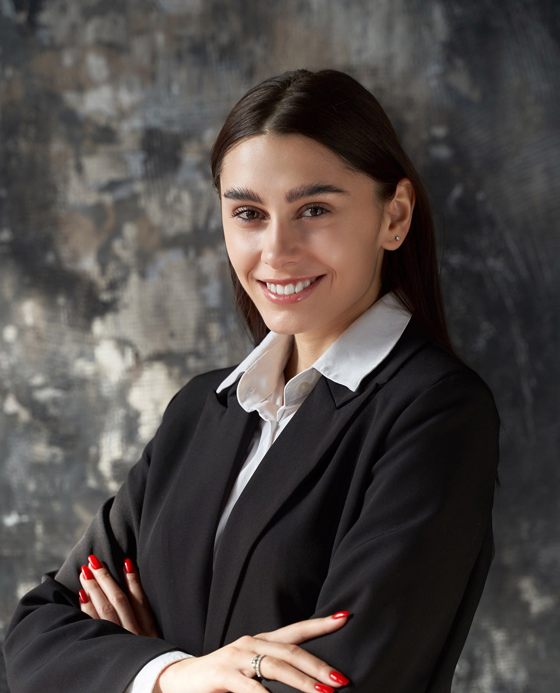 Plain background / Resume. Photographer and videographer in Dubai Tim Konev