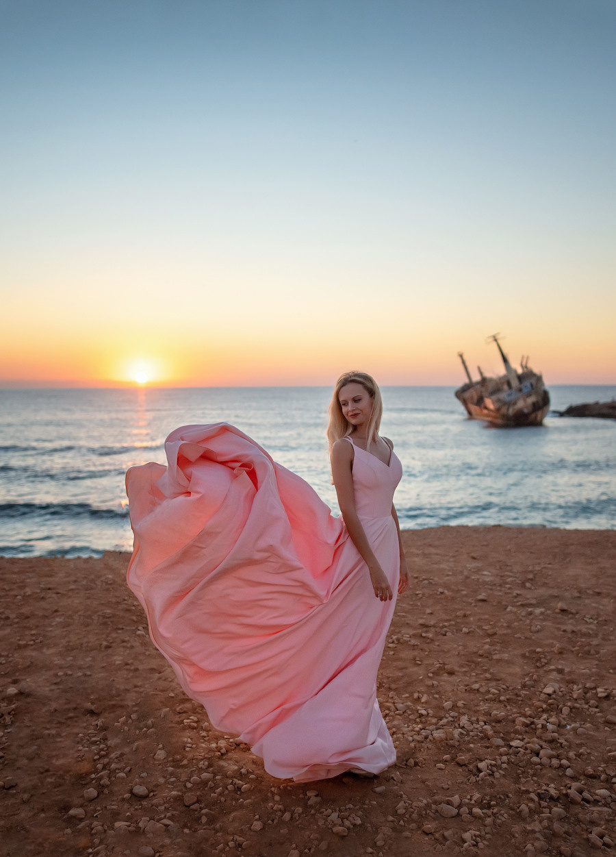 Аренда шлейфовых платьев. Фотограф на Кипре