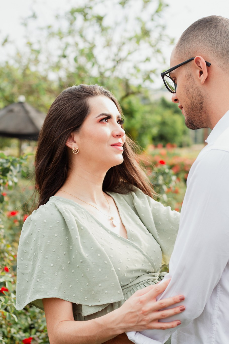 Ensaio Gestante em Campos de Flores em Holambra | Joyce Maria Fotografia. Joyce Maria Fotografia | Fotógrafa em Holambra