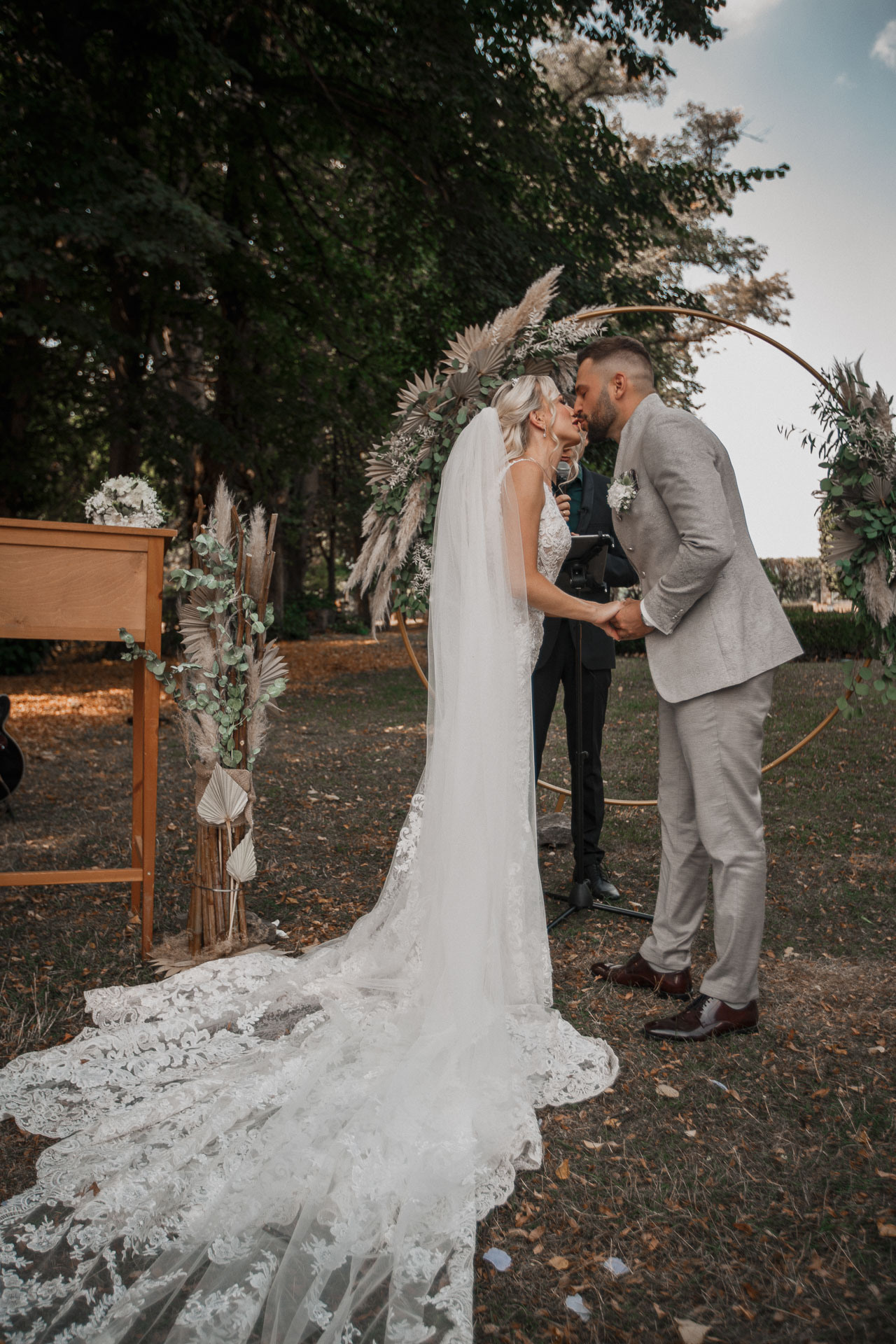 Freie Trauung Schloss Assumstadt – Laura & Robert | Hochzeitsfotos & Videos