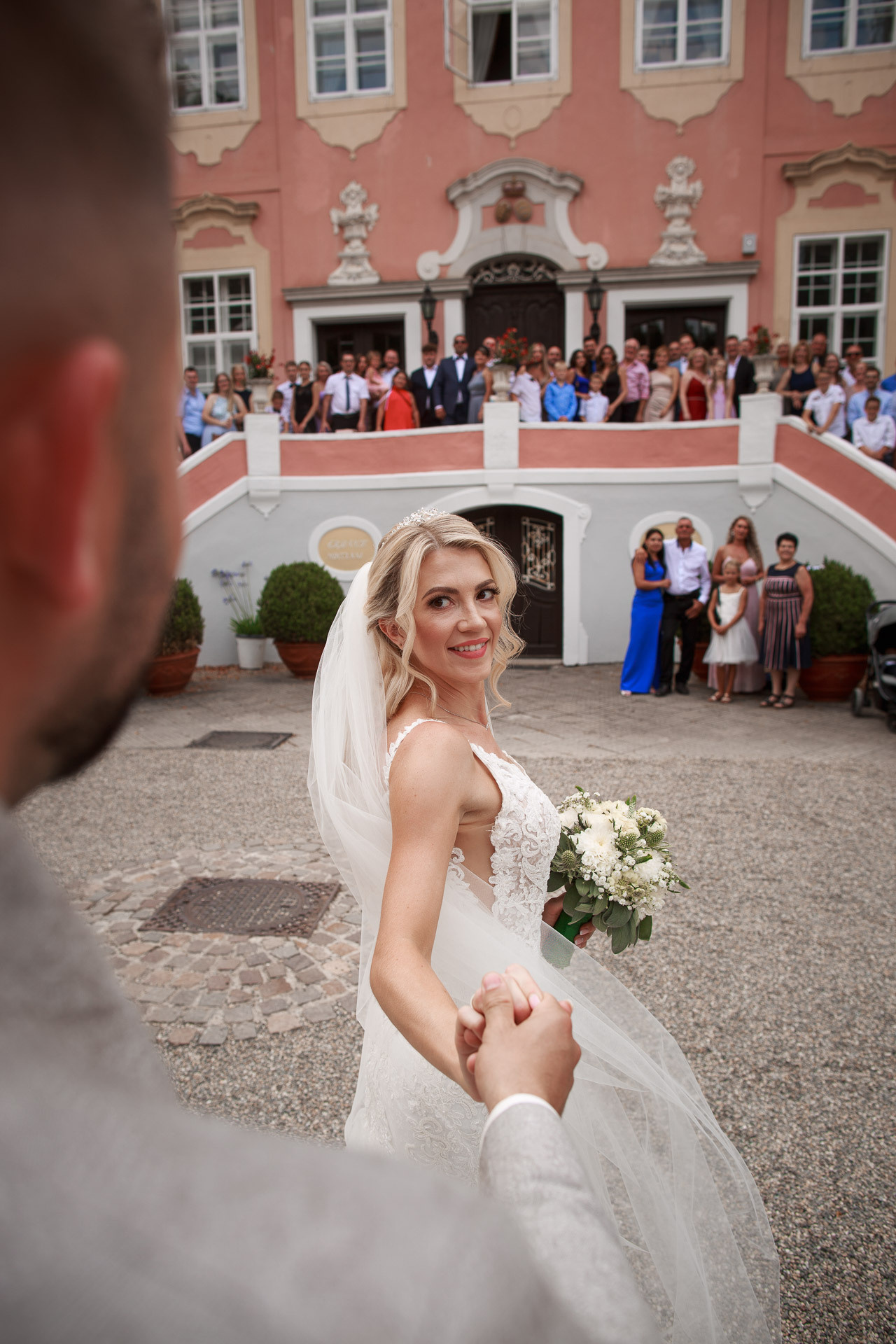 Freie Trauung Schloss Assumstadt – Laura & Robert | Hochzeitsfotos & Videos