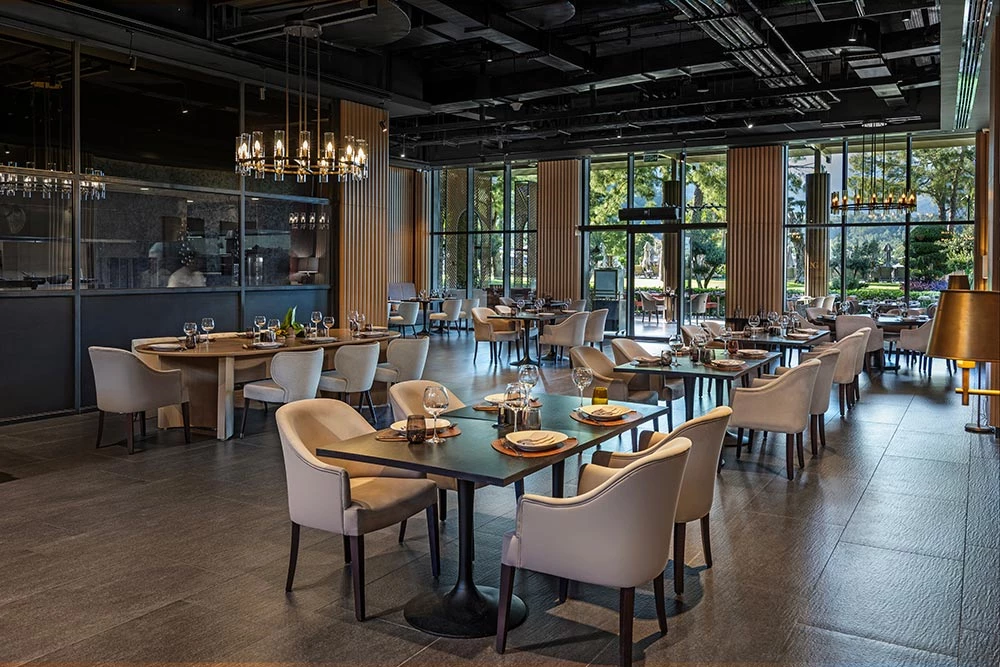 NG PHASELIS BAY. Lero Photographer and a set designer|individual custom portrait and advertising photography in Zutphen