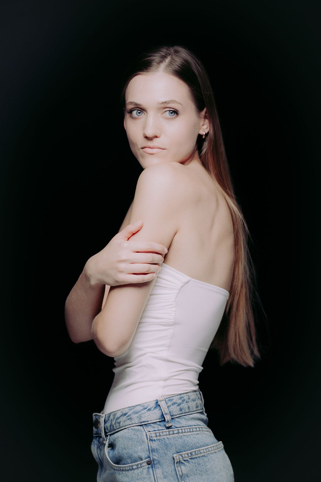 Foto un Video satura studija Rīgā - BRAND STUDIO. Video shooting and creating with phone, iPhone Video School