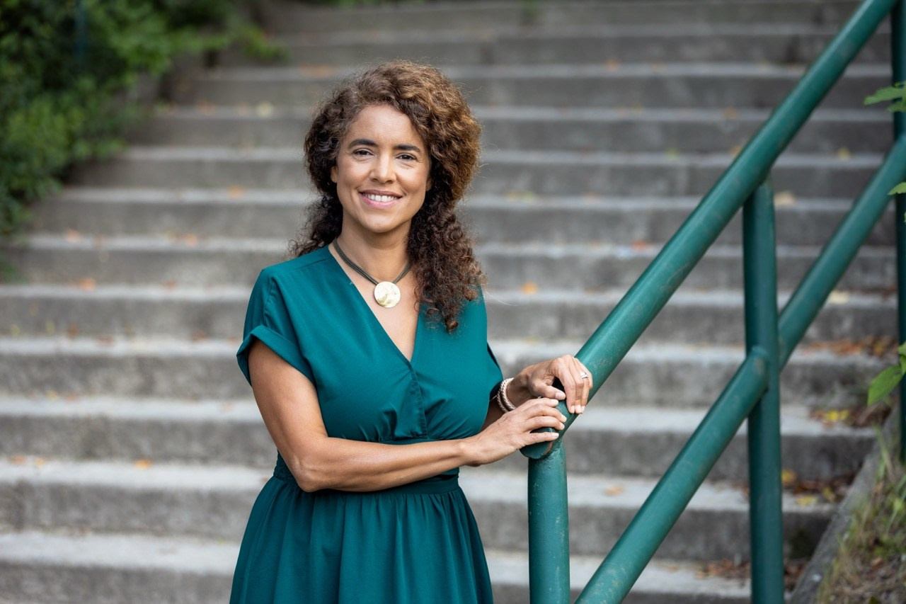 Portrétní fotografka Praha. Dana Lišková — Empathetic Photographer | Introspective Artist |Neurodivergent Coach | Founder of Artepy.cz