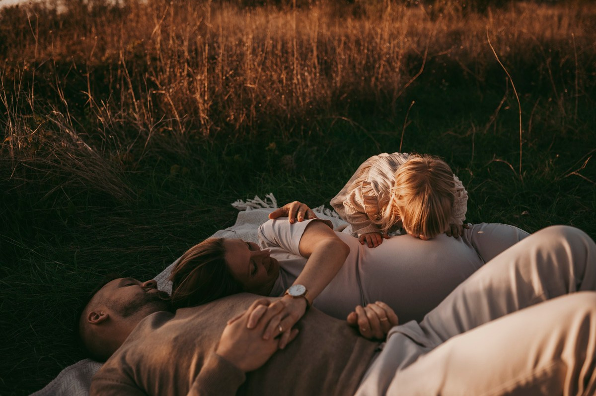 Milena / trudnicko fotografisanje sa porodicom. Deciji i porodicni fotograf u Beogradu Oksana Skendzic