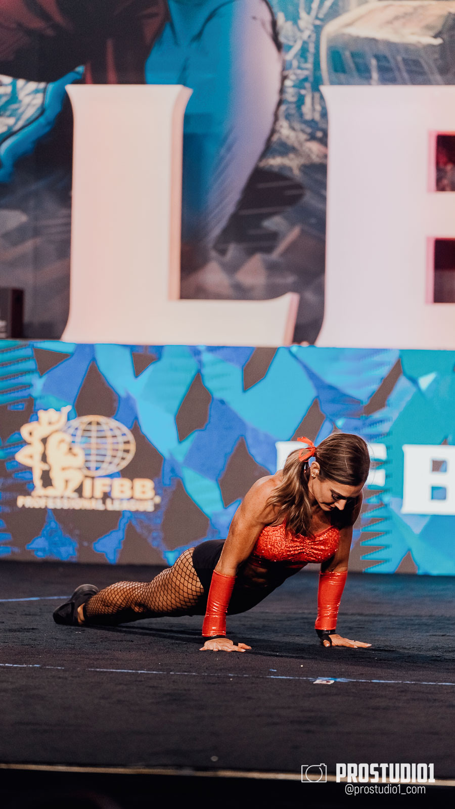 WOMEN’S FINAL IFBB PRO MASTERS. Photo & Video Production Studio #1