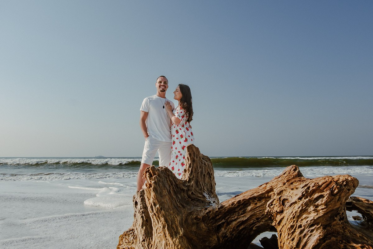 Capturando o Amor de Barbára e Vinicius à Beira-Mar. Marcus Monteiro Fotografia