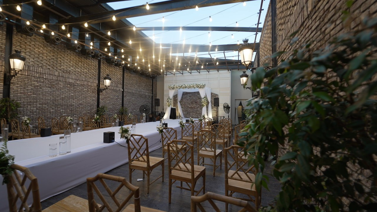 VIA / BASICO. Wedding and events photographers Studio Shalom