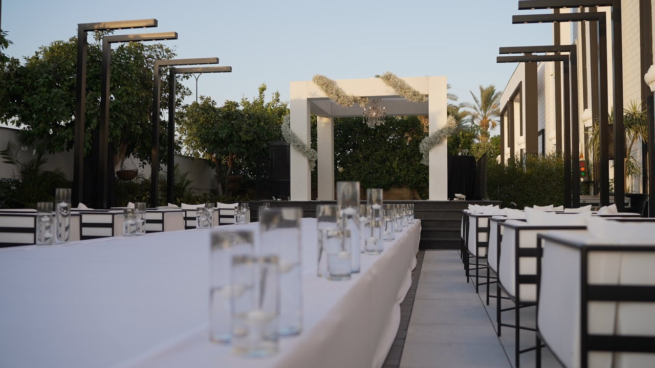 VIA / BASICO. Wedding and events photographers Studio Shalom