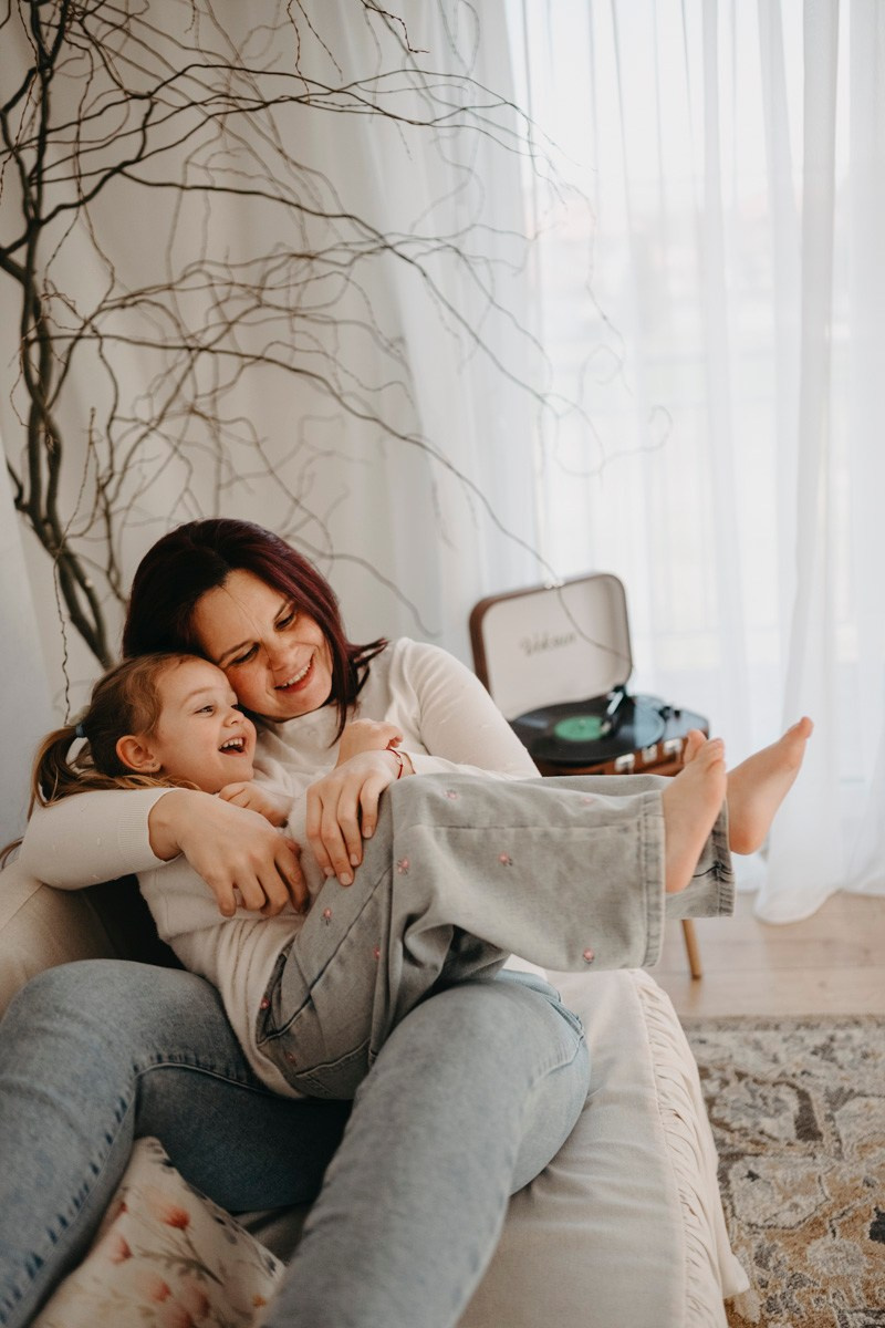 Miljana, Danka i Ilija — fotografisanje MAMINO. Deciji i porodicni fotograf u Beogradu Oksana Skendzic