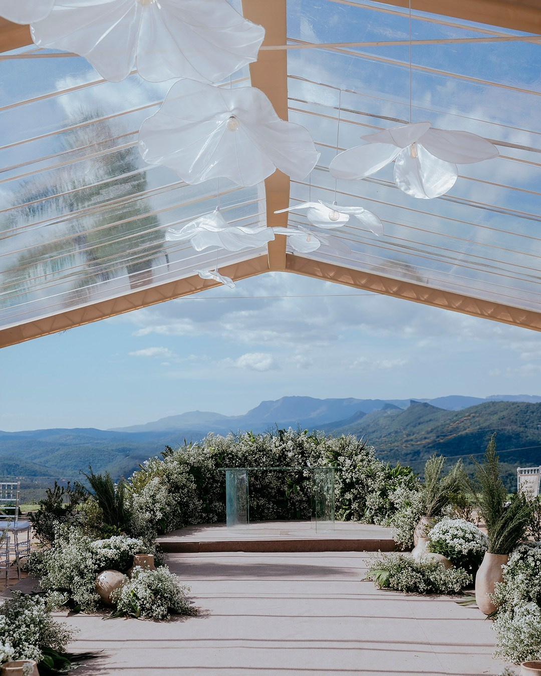 Menos tempo editando, mais tempo fotografando. Os presets HatBoots foram feitos para agilizar seu processo sem comprometer o resultado. Compatíveis com celular, tablet e computador, entregam cores equilibradas, tons de pele naturais e consistência em todo o seu trabalho, do início ao fim.