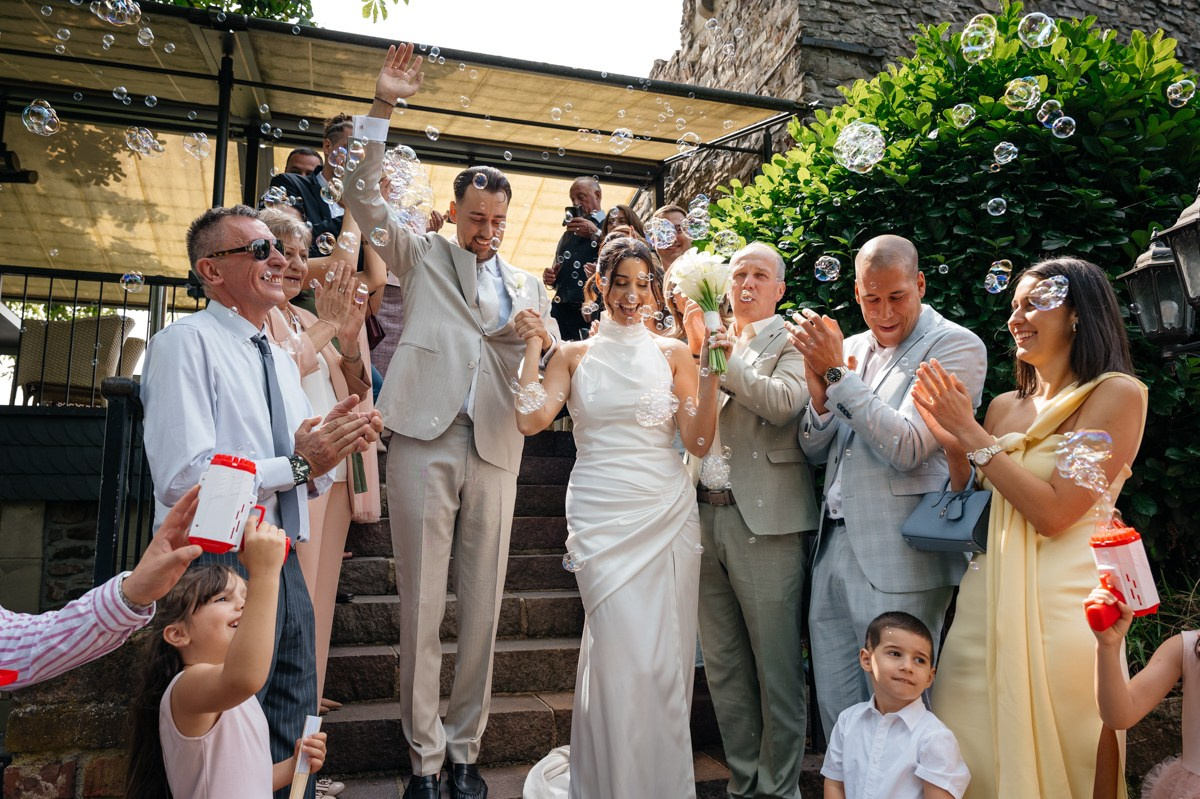 Civil Wedding at Burg Schwarzenstein in Geisenheim. Wedding photographer & videographer in Germany and Frankfurt | Denis Mirosnik