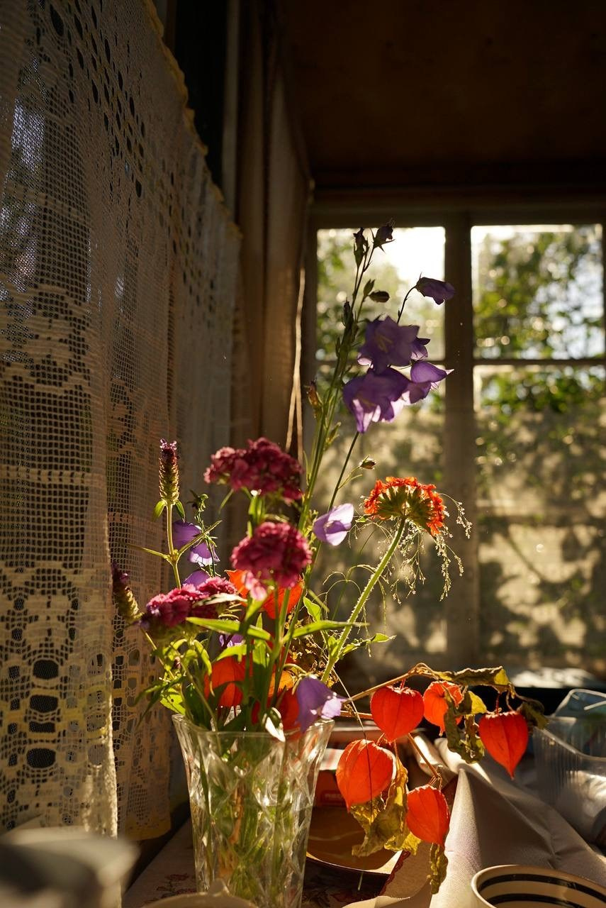 Tima and granny. Professional Photographer Abu Dhabi, Dubai — Yulia Ismoilova | 2025