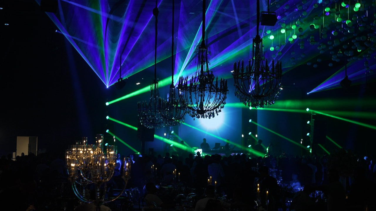 VIA / BASICO. Wedding and events photographers Studio Shalom