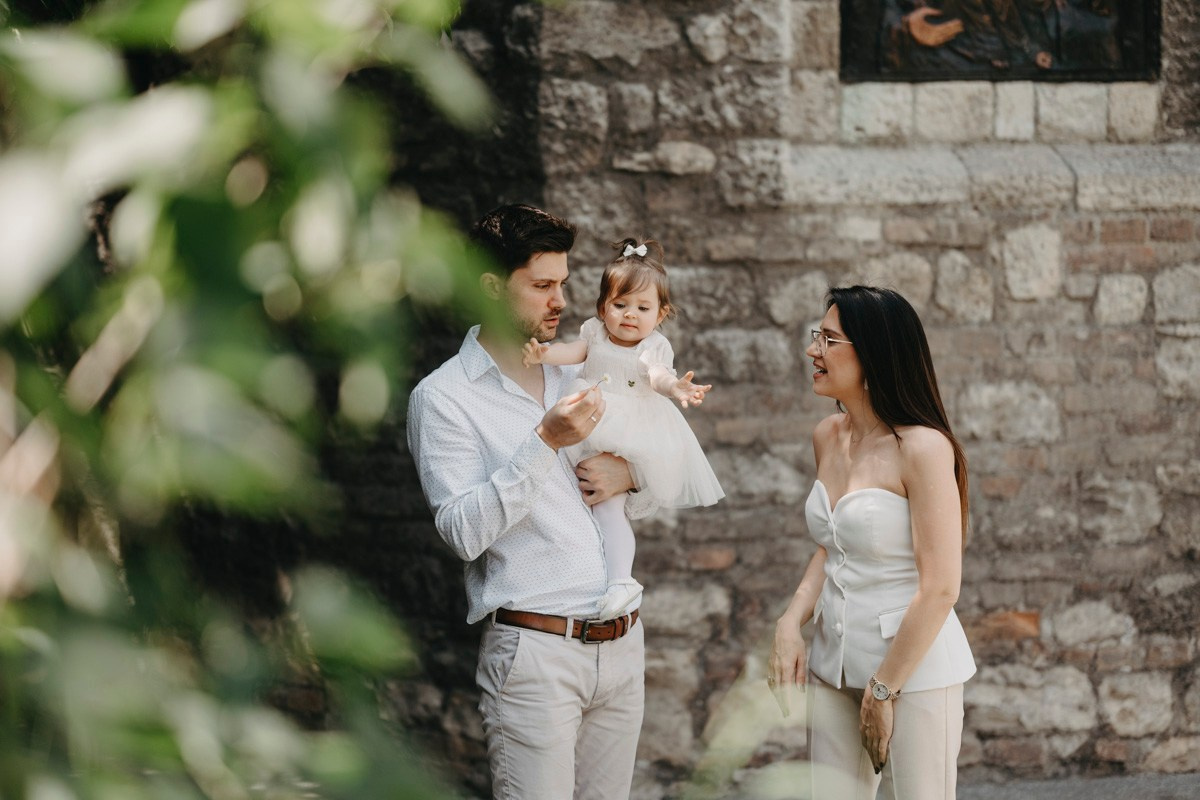 Lara / krstenje, crkva svete Ruzice na Kalemegdanu. Deciji i porodicni fotograf u Beogradu Oksana Skendzic