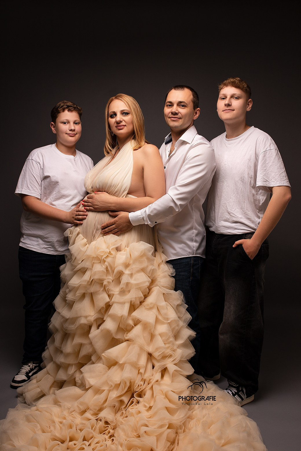 BABYBAUCH. Neugeboren und Babybauchfotoshooting in Cloppenburg